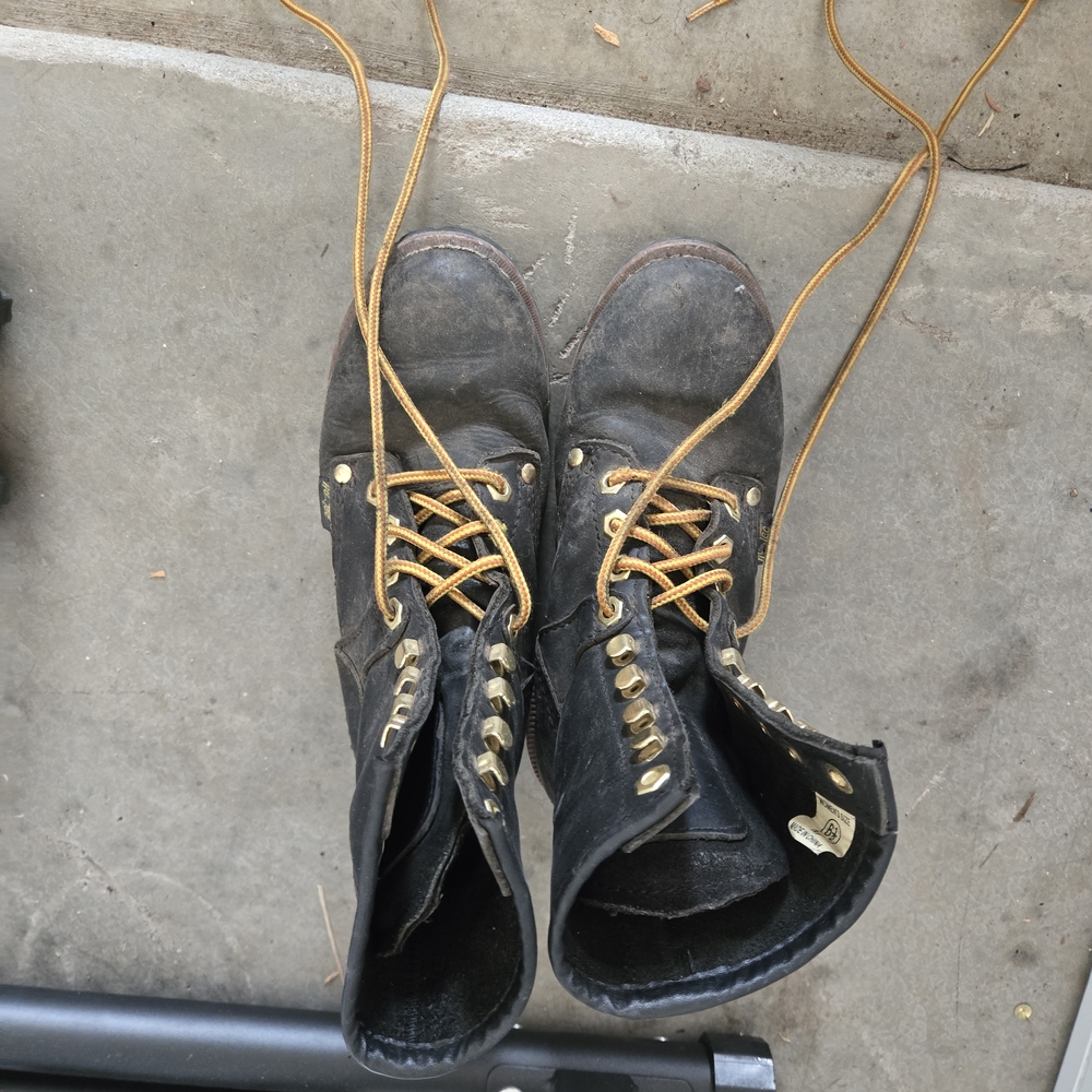 Women’s Black Lace-Up Wildland Boots